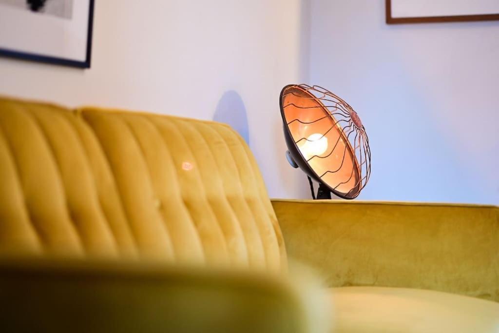 Luxe Mid-century Styled Historic Townhouse #2 Holiday home Detroit